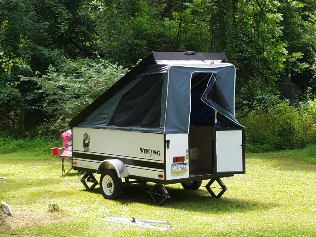 This is the little camper K3YTR used. Besides sleeping, there was enough room for his radios.