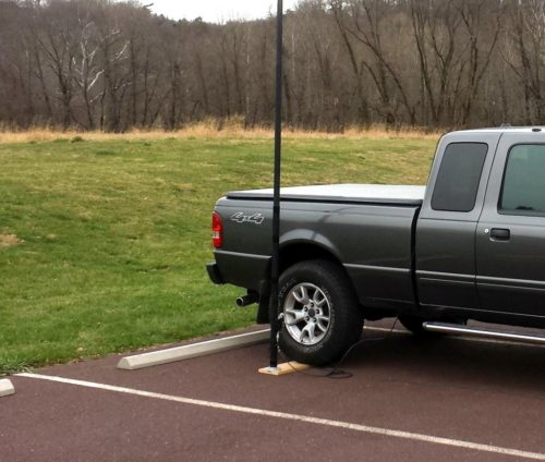 Figure 4. Drive-on mast in use supporting a vertical wire.