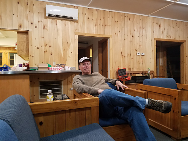 WA3WSJ relaxing in the cabin