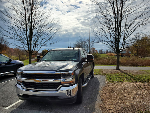 My parking spot at Alapocas Run State Park. The tree on the right is the one that tried to eat my antenna.