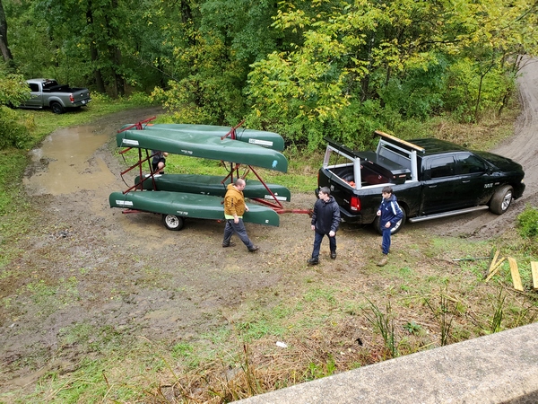 The boat handlers did a great job in some very muddy conditions