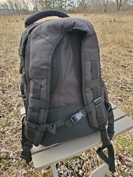 Samurai Wakizashi backpack shoulder and sternum straps.