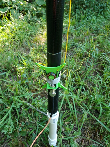 The AD8HK winder/unun. The gray thing is a Velcro strap I used to secure it to the pole.
