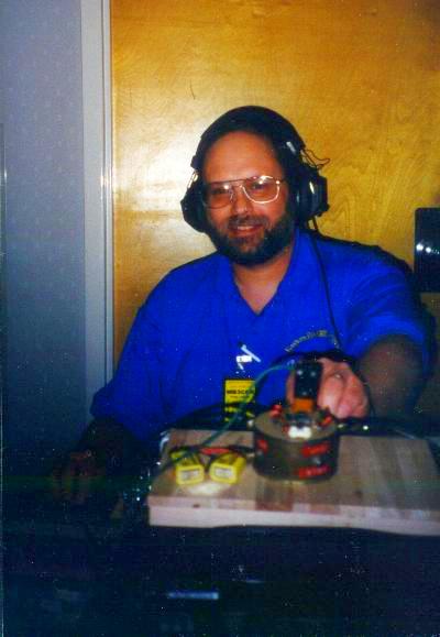 WB3GCK operating W1FB's famous Tuna Tin 2 transmitter at Atlanticon in 2000.