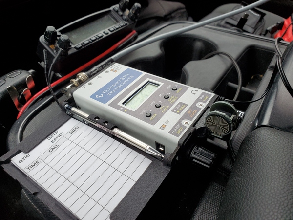 KH1with the K6ARK Pressure Paddles attached