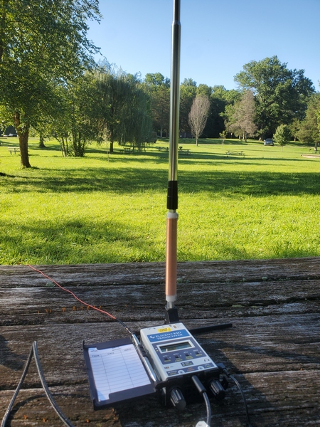 The Gabil whip antenna mounted on the Elecraft AXE1 coil